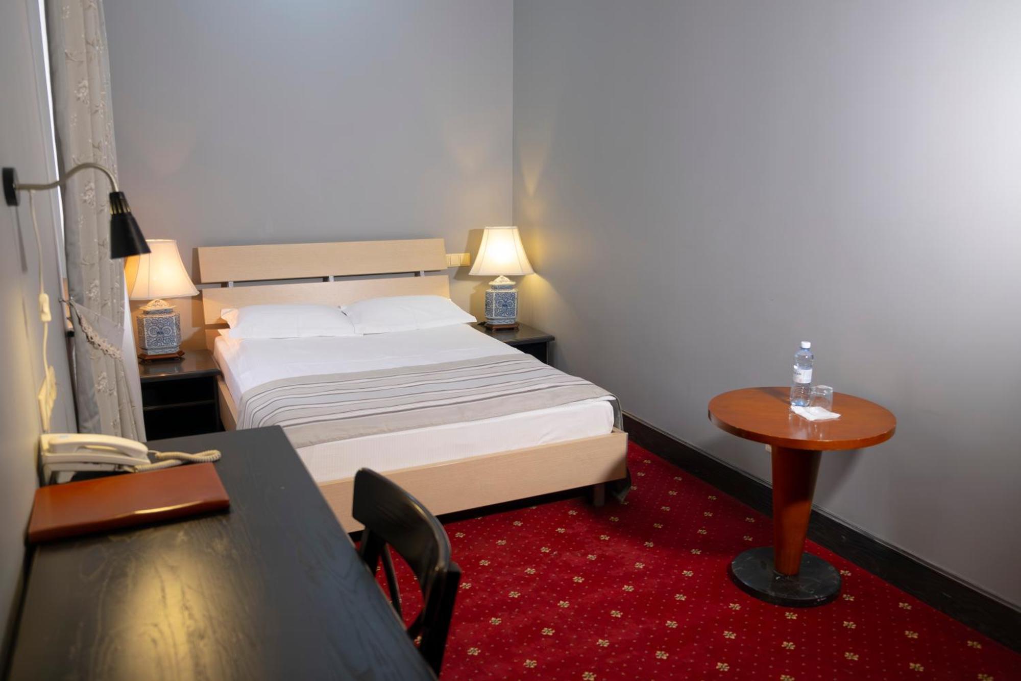 Plaza Hotel Кокшетау Екстериор снимка