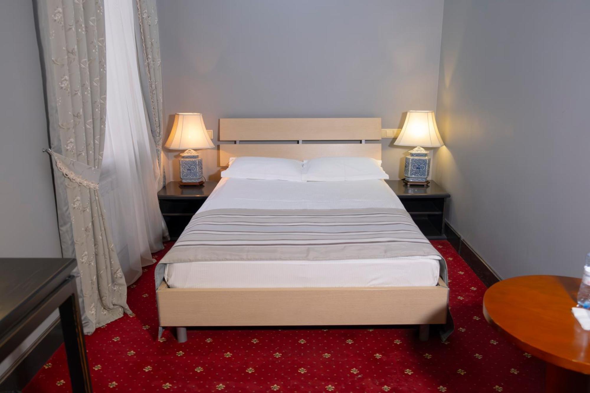 Plaza Hotel Кокшетау Екстериор снимка