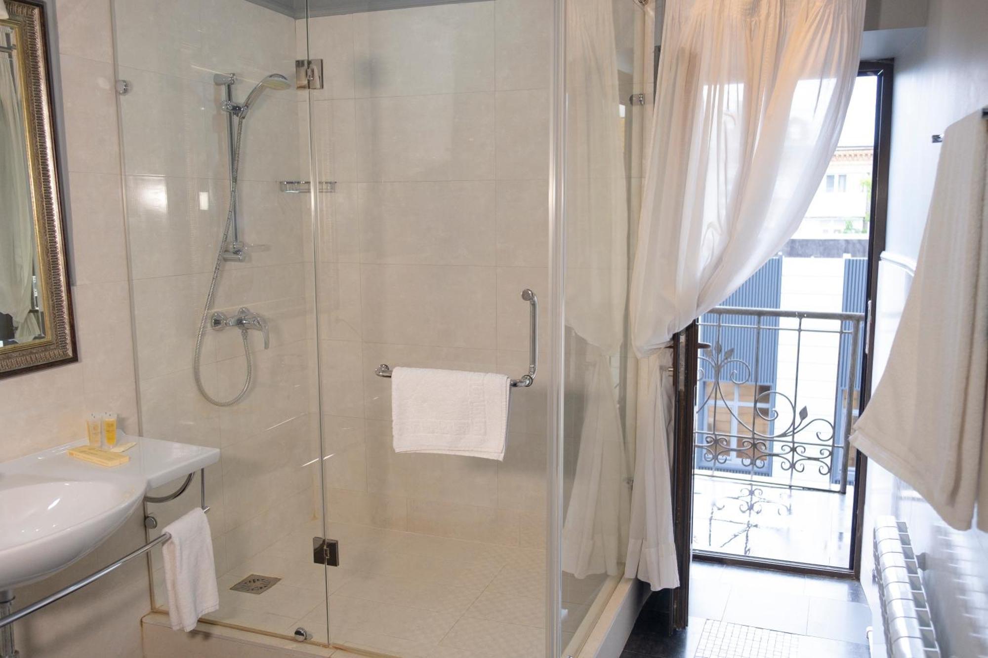 Plaza Hotel Кокшетау Екстериор снимка