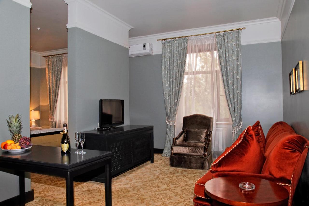 Plaza Hotel Кокшетау Екстериор снимка